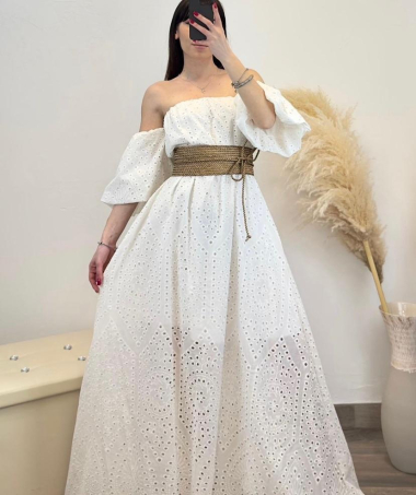 Großhändler LUMINE - Kleid mit englischer Stickerei und Gürtel