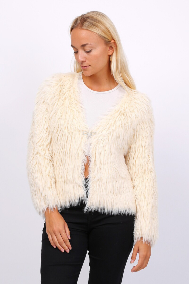 Wholesaler Lusa Mode - Faux fur vest with bow pin