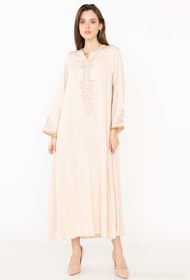 Plain long dress with embroidery on the long sleeves