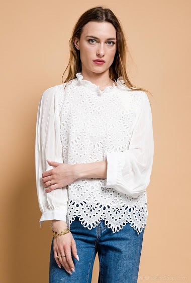 Wholesaler LUZABELLE - Embroidered and perforated blouse