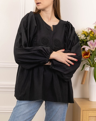 Wholesaler LUZABELLE - Lace blouse
