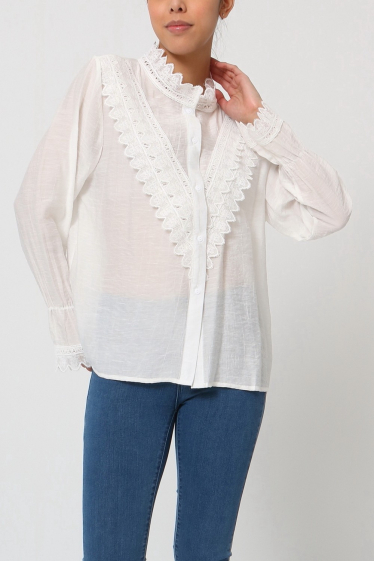 Wholesaler LUZABELLE - See-through blouse with lace collar