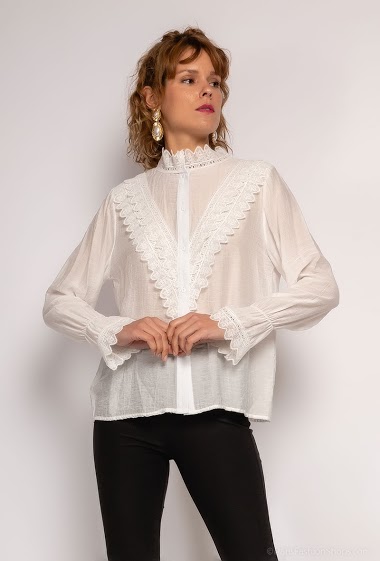 Großhändler LUZABELLE - See-through blouse with lace collar