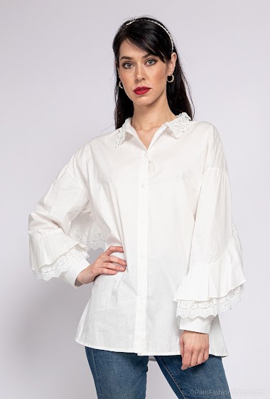 Großhändler LUZABELLE - Shirt with ruffles and lace