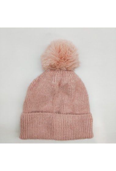 Wholesaler LX Moda - Women's fur hat with pompom