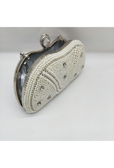 Wholesaler LX Moda - Evening clutch with pearls worn as a ring