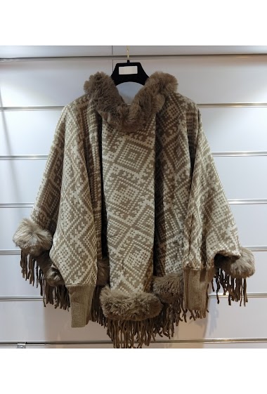 Wholesaler LX Moda - PONCHO WITH PATTERNED SLEEVE AND ROUND FUR WITH FRINGING