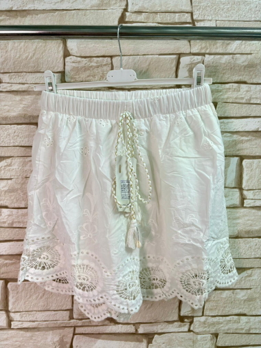 Wholesaler LYCHI - embroidery shorts