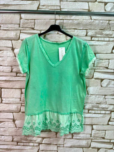 Wholesaler LYCHI - washed cotton t-shirt with lace at the bottom