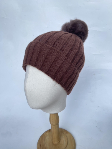 Mayorista Mac Moda - Set of women pompom chenille beanie with synthetic fur lining