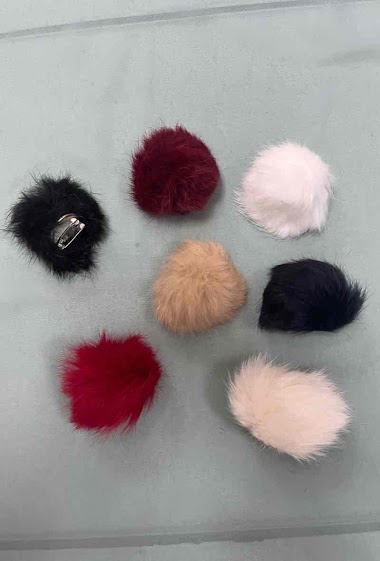 Wholesaler Mac Moda - Rabbit fur pompom brooch