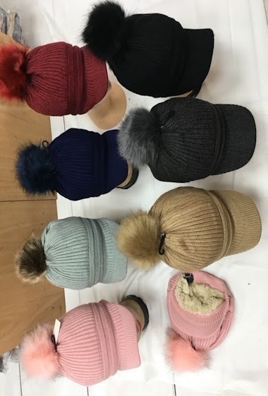 Wholesaler Mac Moda - Pompom cap with lining