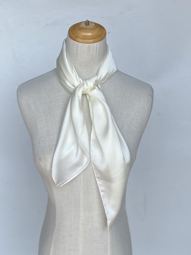 Wholesaler Mac Moda - plain satin square scarf