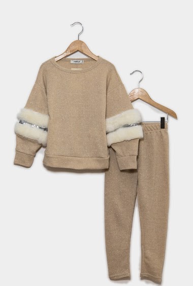 Großhändler Maëlys - Brilliant set of sweater with fur and leggings