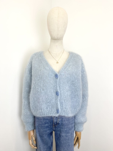 Short chunky knit cardigan in fluffy mohair