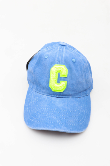 Wholesaler MAR&CO Accessoires - plain denim effect cap with letter c in neon yellow color