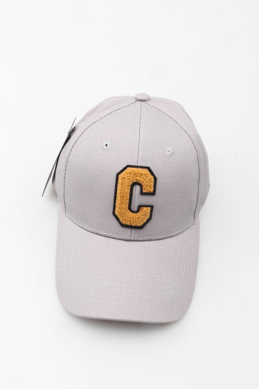 Wholesaler MAR&CO Accessoires - plain caps with letter c in camel color