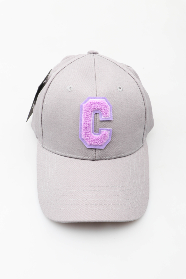 Wholesaler MAR&CO Accessoires - plain caps with letter c in lilac color