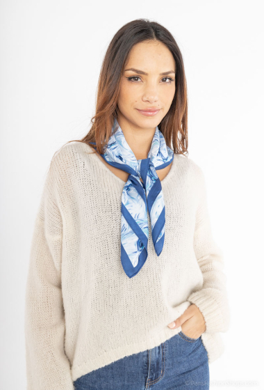 Grossiste MAR&CO Accessoires - Petit foulard carré au toucher soie avec motif tourbillon 70*70cm