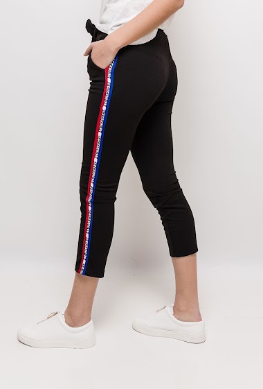 Grossiste MAR&CO - Pantalon de jogging avec bandes latérales