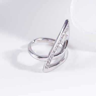 Wholesaler Eclat Paris - Silver buckle ring with zirconium oxides