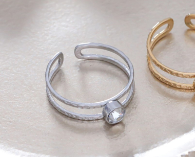 Wholesaler Eclat Paris - Double line silver ring with rhinestones