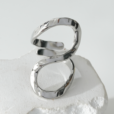 Wholesaler Eclat Paris - Silver hammered S ring