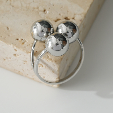 Wholesaler Eclat Paris - Silver ring with triple balls opening at the front