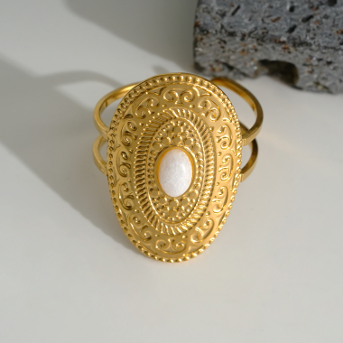 Großhändler Eclat Paris - Goldener Ring mit ovalem und weißem Stein