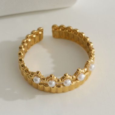 Wholesaler Eclat Paris - Golden crown ring with pearls