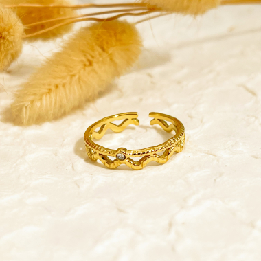 Wholesaler Eclat Paris - Golden rhinestone crown ring