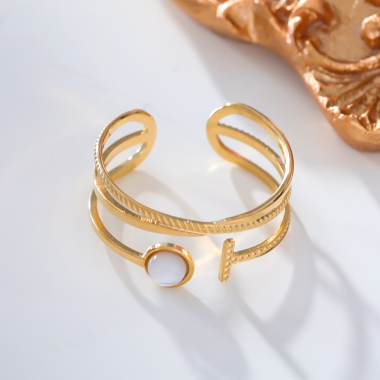 Wholesaler Eclat Paris - Golden crossed ring with white stone