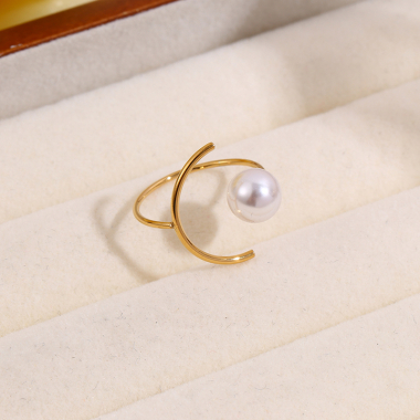 Wholesaler Eclat Paris - Golden Half Circle Ring With Synthetic Pearl Opening