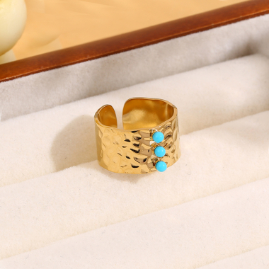 Wholesaler Eclat Paris - Thick hammered gold ring with turquoise stone