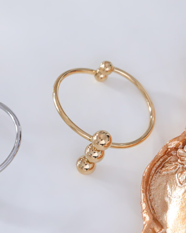 Wholesaler Eclat Paris - Thin golden ring with triple balls