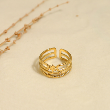 Wholesaler Eclat Paris - Gold star and rhinestone lines ring