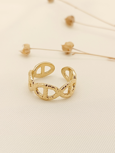 Großhändler Eclat Paris - Goldener Ring mit gehämmerten Ankergliedern