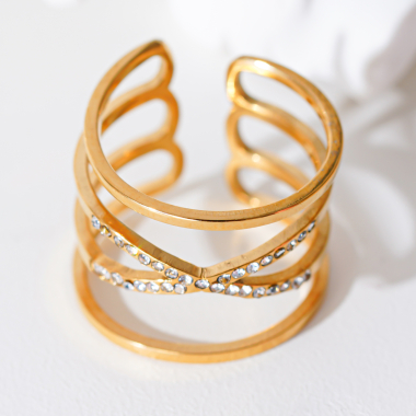 Wholesaler Eclat Paris - Multi crossed lines gold ring with rhinestones