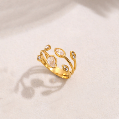 Großhändler Eclat Paris - Vorne offener goldener Ring mit Strasssteinen