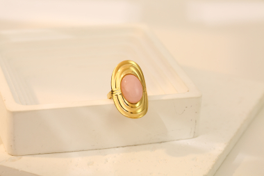 Grossiste Eclat Paris - Bague dorée ovale avec pierre nature rose
