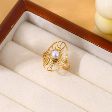 Wholesaler Eclat Paris - Golden oval sun ring with synthetic pearl