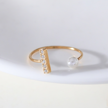 Wholesaler Eclat Paris - Gold ring with pearl and front opening bar