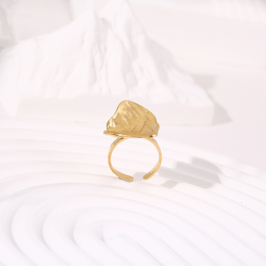 Großhändler Eclat Paris - Gehämmerter goldener Ring mit unregelmäßiger Platte