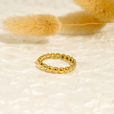 Wholesaler Eclat Paris - Simple gold ring surrounded by rhinestones