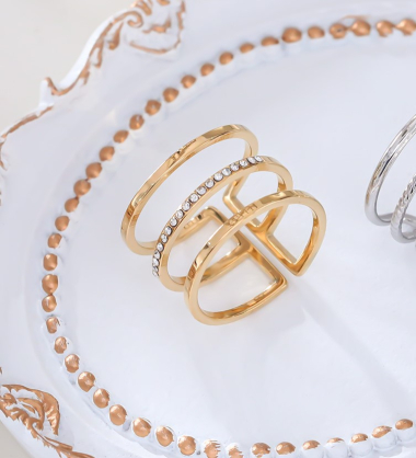 Wholesaler Eclat Paris - Gold triple lines ring with rhinestones