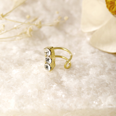 Wholesaler Eclat Paris - Gold ear ring with triple rhinestones