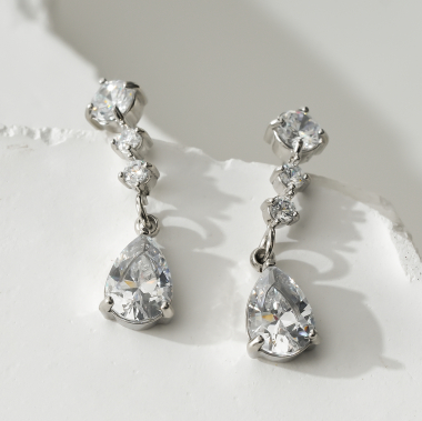 Wholesaler Eclat Paris - Silver Rhinestone Chain Dangle Drop Earrings