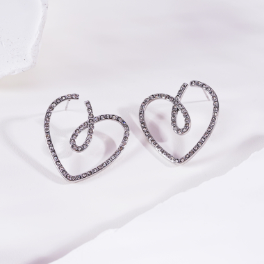 Wholesaler Eclat Paris - Silver heart earrings with rhinestones