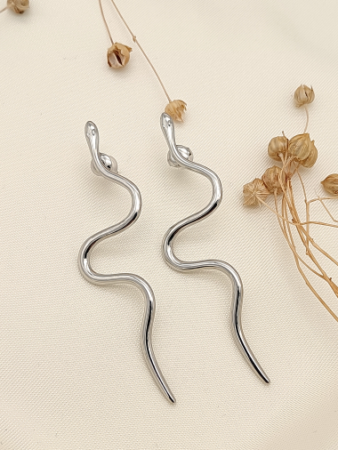 Wholesaler Eclat Paris - Silver snake earrings