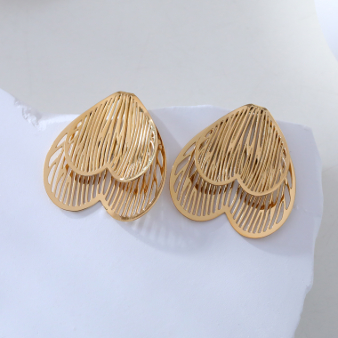 Wholesaler Eclat Paris - Upside-down gold heart earrings